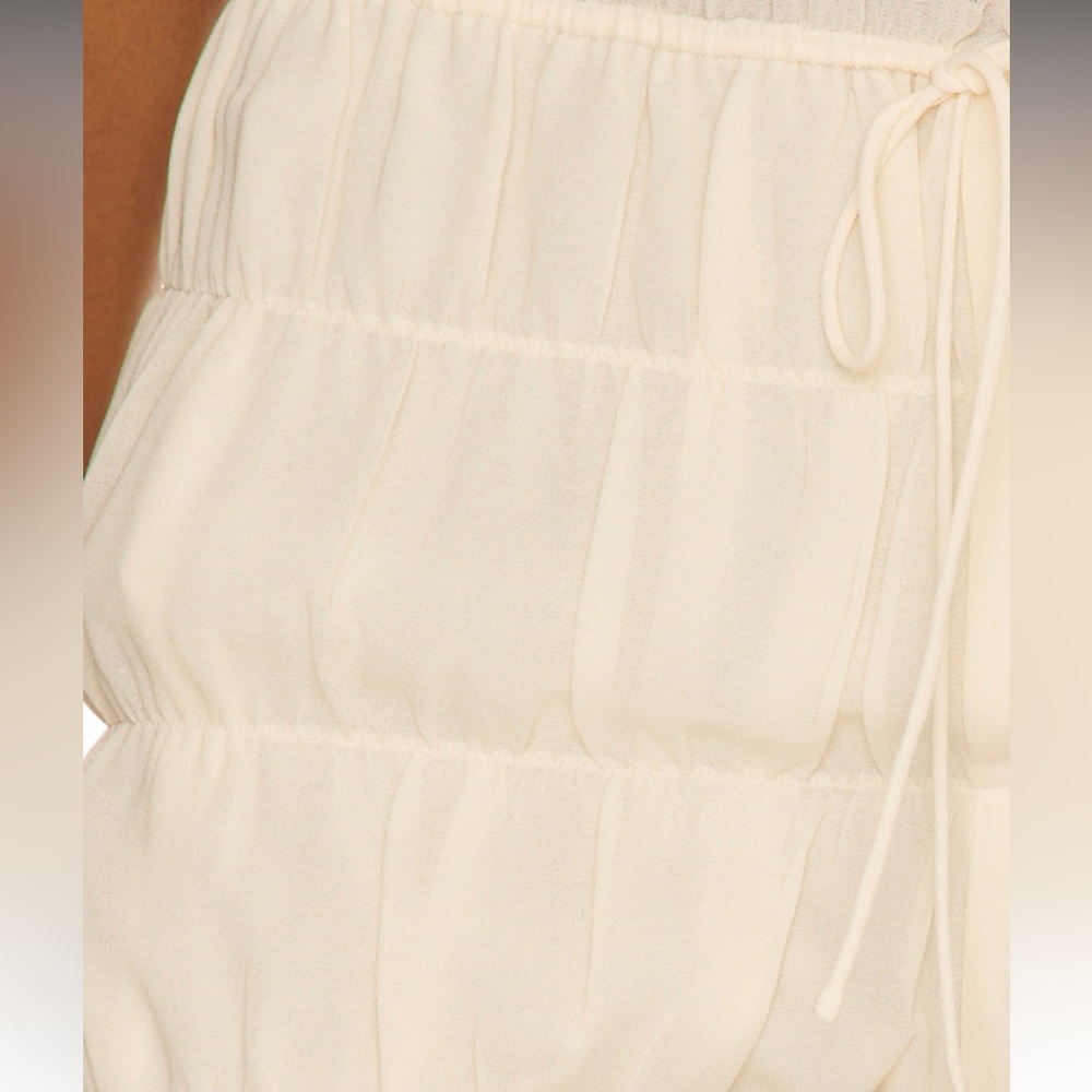 SER.O.YA X REVOLVE Lotta Ruffle Shorts Eggshell Cream NWT Luxury Lounge - Picture 4 of 10
